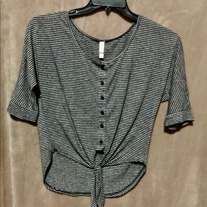 Xhilaration shirt sz xs